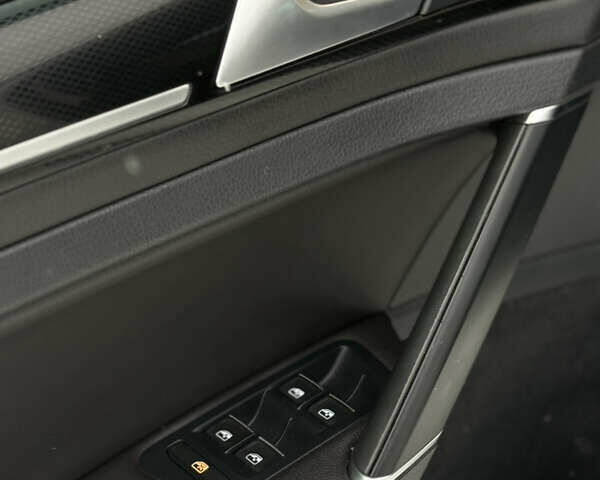 Білий Фольксваген Гольф, об'ємом двигуна 1.6 л та пробігом 322 тис. км за 11800 $, фото 28 на Automoto.ua