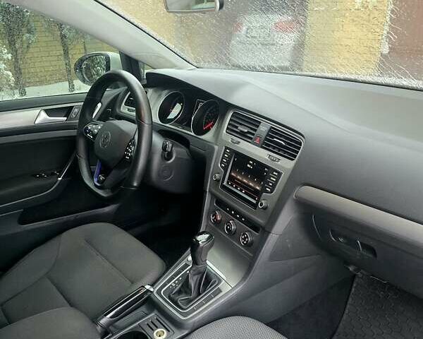 Білий Фольксваген Гольф, об'ємом двигуна 1.97 л та пробігом 140 тис. км за 13333 $, фото 13 на Automoto.ua