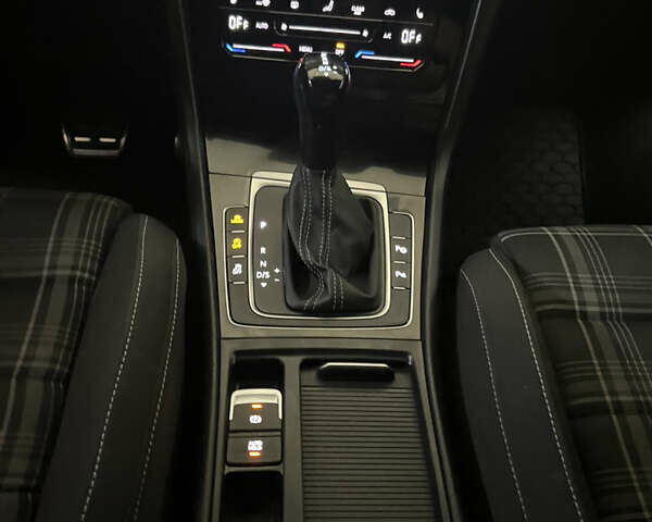 Белый Фольксваген Гольф, объемом двигателя 1.97 л и пробегом 245 тыс. км за 16490 $, фото 45 на Automoto.ua