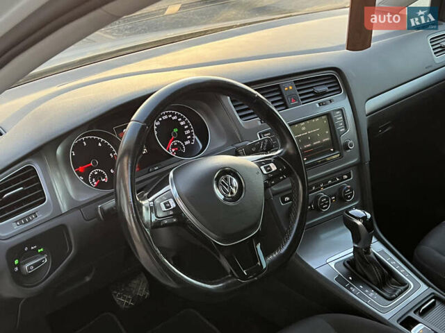 Белый Фольксваген Гольф, объемом двигателя 1.6 л и пробегом 241 тыс. км за 11600 $, фото 47 на Automoto.ua