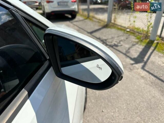 Белый Фольксваген Гольф, объемом двигателя 1.6 л и пробегом 262 тыс. км за 10480 $, фото 17 на Automoto.ua