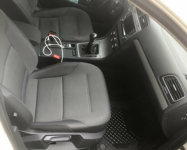 Белый Фольксваген Гольф, объемом двигателя 1.4 л и пробегом 274 тыс. км за 7990 $, фото 26 на Automoto.ua