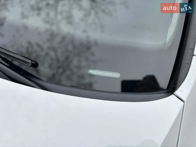 Білий Фольксваген Гольф, об'ємом двигуна 1.6 л та пробігом 220 тис. км за 11000 $, фото 1 на Automoto.ua