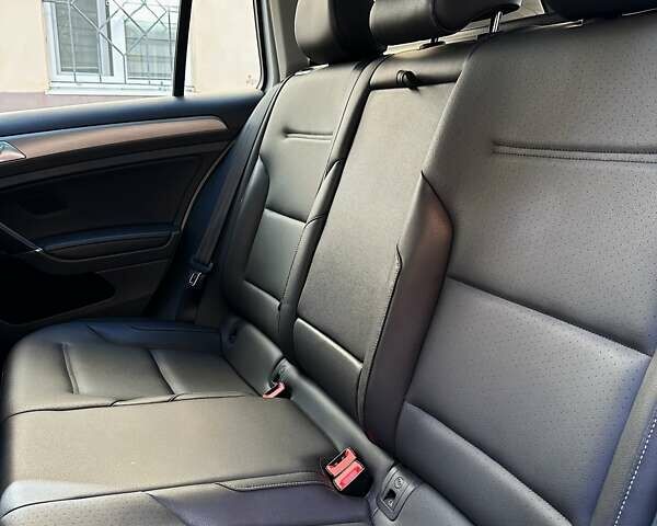 Белый Фольксваген Гольф, объемом двигателя 1.97 л и пробегом 53 тыс. км за 16000 $, фото 15 на Automoto.ua