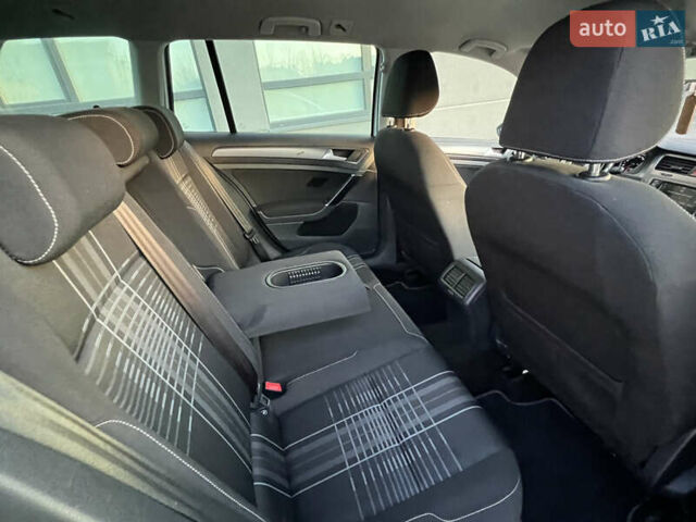 Белый Фольксваген Гольф, объемом двигателя 1.6 л и пробегом 241 тыс. км за 11600 $, фото 60 на Automoto.ua