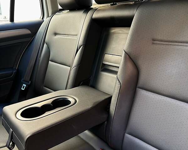 Белый Фольксваген Гольф, объемом двигателя 1.97 л и пробегом 53 тыс. км за 16000 $, фото 16 на Automoto.ua