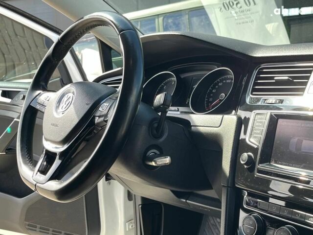 Білий Фольксваген Гольф, об'ємом двигуна 1.6 л та пробігом 268 тис. км за 10590 $, фото 23 на Automoto.ua