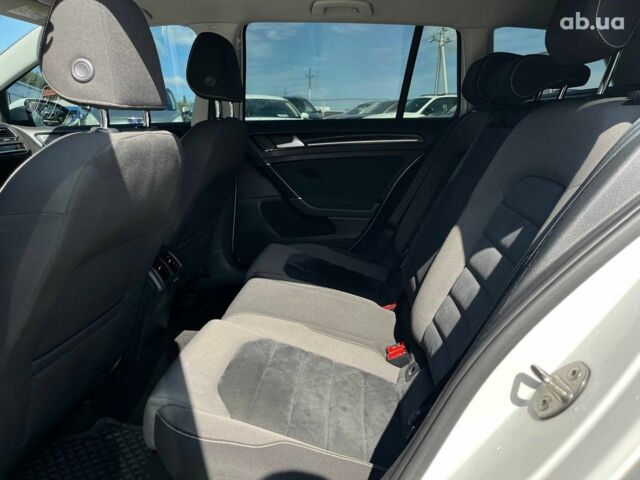 Білий Фольксваген Гольф, об'ємом двигуна 1.6 л та пробігом 268 тис. км за 10590 $, фото 37 на Automoto.ua