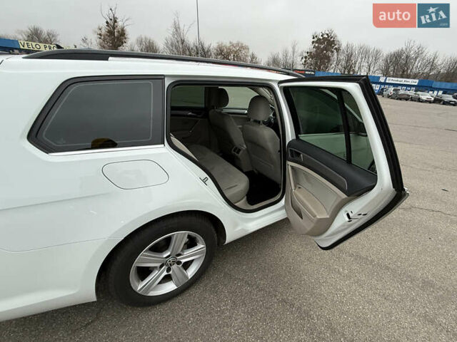 Белый Фольксваген Гольф, объемом двигателя 1.97 л и пробегом 204 тыс. км за 11500 $, фото 9 на Automoto.ua