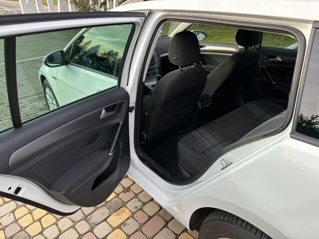 Білий Фольксваген Гольф, об'ємом двигуна 0 л та пробігом 280 тис. км за 9800 $, фото 10 на Automoto.ua