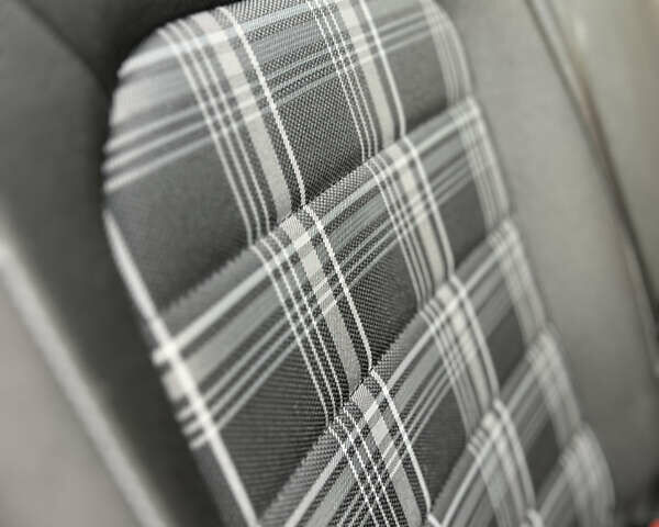 Белый Фольксваген Гольф, объемом двигателя 1.97 л и пробегом 245 тыс. км за 16490 $, фото 18 на Automoto.ua