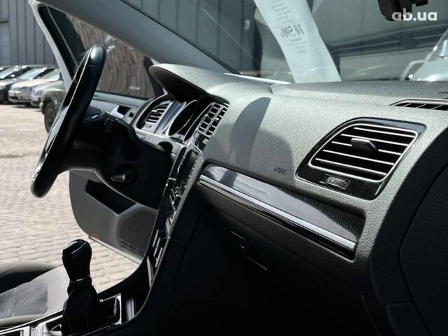 Білий Фольксваген Гольф, об'ємом двигуна 1.6 л та пробігом 268 тис. км за 10590 $, фото 22 на Automoto.ua