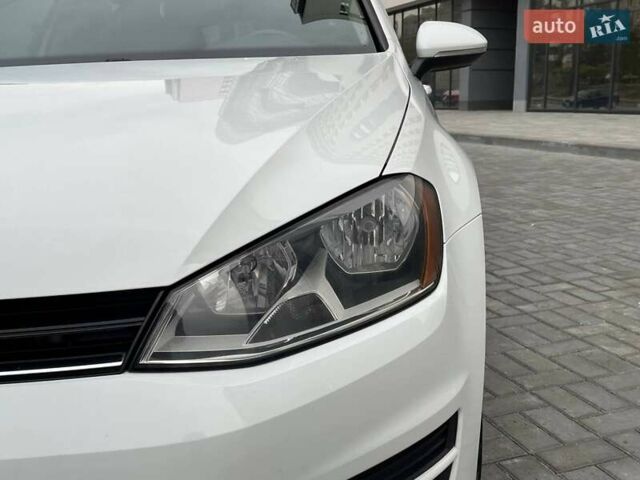 Фольксваген Гольф 2015 в Днепре (Днепропетровске) на Automoto.ua Белый Фольксваген Гольф, объемом двигателя 1.97 л и пробегом 197 тыс. км за 12900 $, фото 1 на Automoto.ua