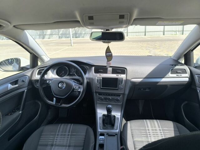 Білий Фольксваген Гольф, об'ємом двигуна 0 л та пробігом 280 тис. км за 10100 $, фото 9 на Automoto.ua