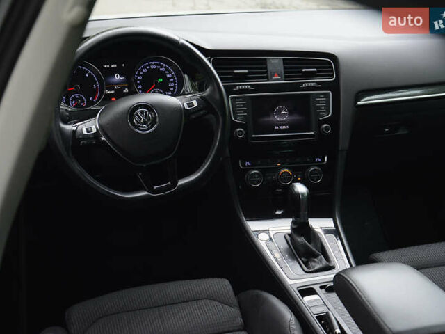 Белый Фольксваген Гольф, объемом двигателя 1.97 л и пробегом 246 тыс. км за 13300 $, фото 17 на Automoto.ua