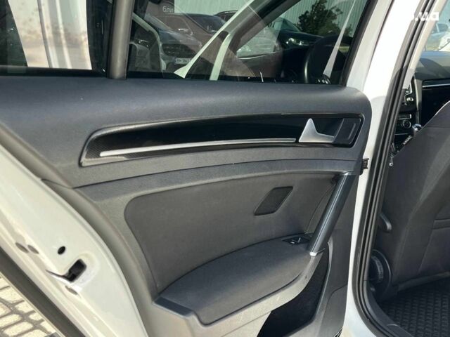 Білий Фольксваген Гольф, об'ємом двигуна 1.6 л та пробігом 268 тис. км за 10590 $, фото 35 на Automoto.ua