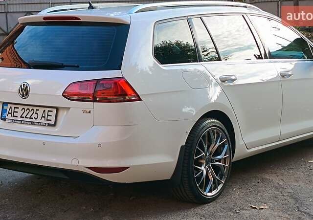 Фольксваген Гольф 2015 у Дніпро (Дніпропетровську) на Automoto.ua Білий Фольксваген Гольф, об'ємом двигуна 1.97 л та пробігом 176 тис. км за 15000 $, фото 4 на Automoto.ua