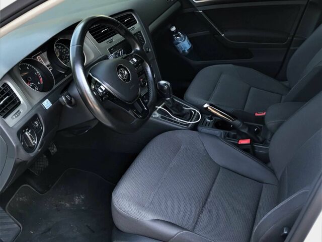 Білий Фольксваген Гольф, об'ємом двигуна 2 л та пробігом 122 тис. км за 14559 $, фото 6 на Automoto.ua