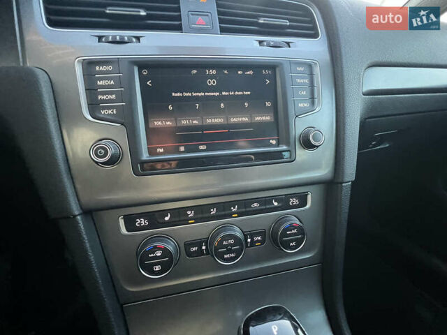 Белый Фольксваген Гольф, объемом двигателя 1.6 л и пробегом 241 тыс. км за 11600 $, фото 76 на Automoto.ua