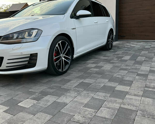 Белый Фольксваген Гольф, объемом двигателя 1.97 л и пробегом 245 тыс. км за 16490 $, фото 1 на Automoto.ua