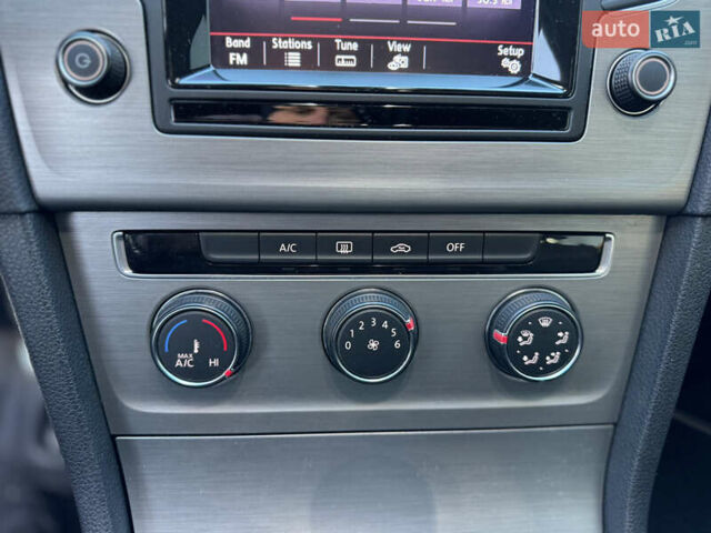 Белый Фольксваген Гольф, объемом двигателя 1.97 л и пробегом 177 тыс. км за 11800 $, фото 58 на Automoto.ua