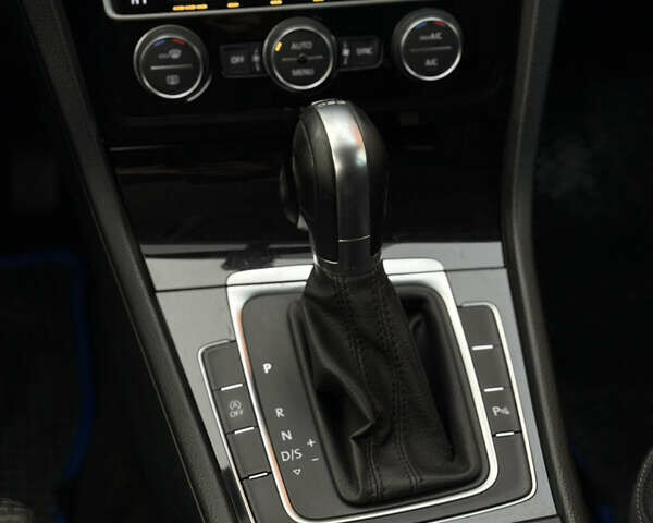 Білий Фольксваген Гольф, об'ємом двигуна 1.6 л та пробігом 322 тис. км за 11800 $, фото 25 на Automoto.ua