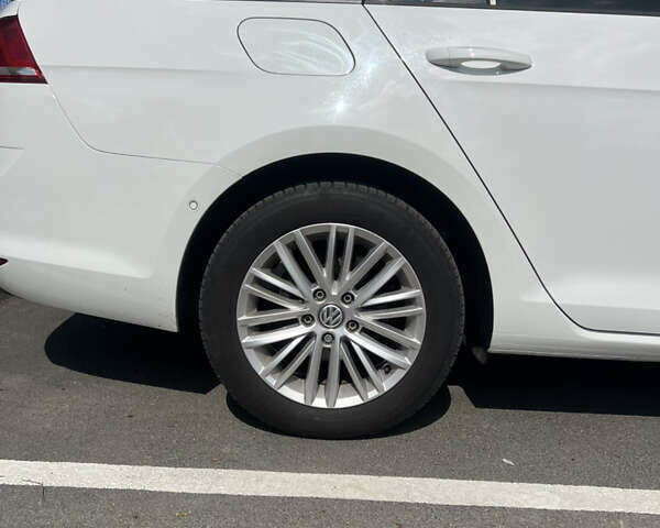 Білий Фольксваген Гольф, об'ємом двигуна 1.6 л та пробігом 235 тис. км за 12900 $, фото 11 на Automoto.ua