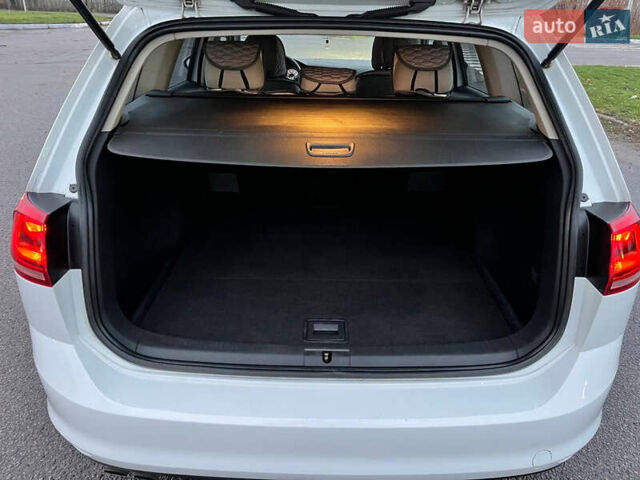 Белый Фольксваген Гольф, объемом двигателя 1.97 л и пробегом 208 тыс. км за 10600 $, фото 38 на Automoto.ua