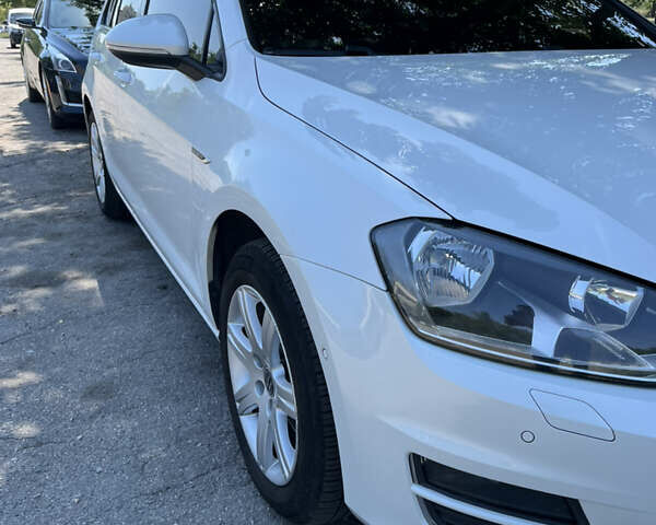 Білий Фольксваген Гольф, об'ємом двигуна 1.6 л та пробігом 290 тис. км за 10500 $, фото 12 на Automoto.ua