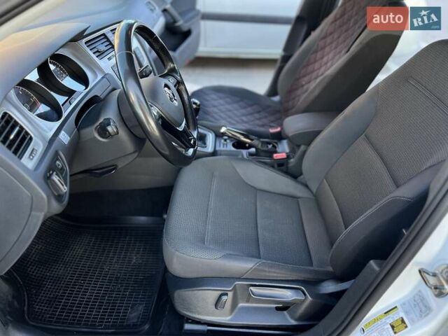 Белый Фольксваген Гольф, объемом двигателя 1.97 л и пробегом 155 тыс. км за 15000 $, фото 18 на Automoto.ua