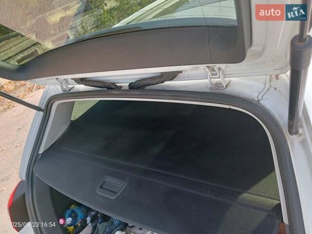 Белый Фольксваген Гольф, объемом двигателя 1.8 л и пробегом 133 тыс. км за 14800 $, фото 14 на Automoto.ua