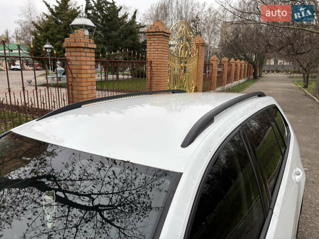 Білий Фольксваген Гольф, об'ємом двигуна 1.6 л та пробігом 220 тис. км за 11000 $, фото 12 на Automoto.ua