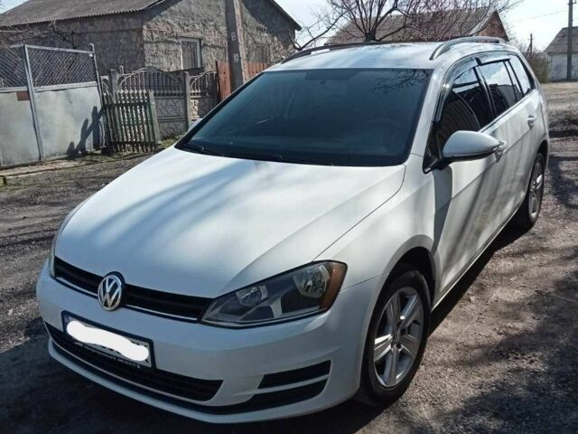 Фольксваген Гольф 2015 в Виннице на Automoto.ua Белый Фольксваген Гольф, объемом двигателя 1.97 л и пробегом 194 тыс. км за 12300 $, фото 1 на Automoto.ua