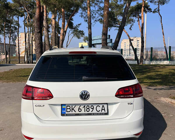 Белый Фольксваген Гольф, объемом двигателя 1.97 л и пробегом 133 тыс. км за 12500 $, фото 1 на Automoto.ua