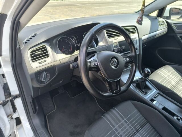 Білий Фольксваген Гольф, об'ємом двигуна 0 л та пробігом 280 тис. км за 10100 $, фото 5 на Automoto.ua