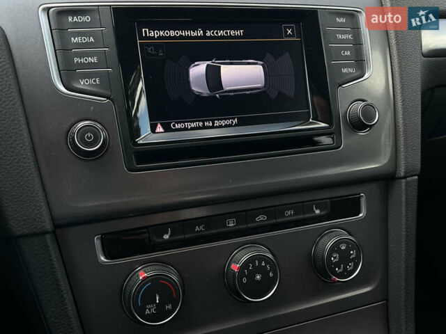 Білий Фольксваген Гольф, об'ємом двигуна 1.6 л та пробігом 195 тис. км за 11799 $, фото 23 на Automoto.ua