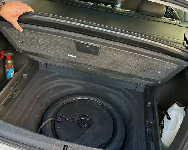 Белый Фольксваген Гольф, объемом двигателя 1.97 л и пробегом 53 тыс. км за 16000 $, фото 22 на Automoto.ua