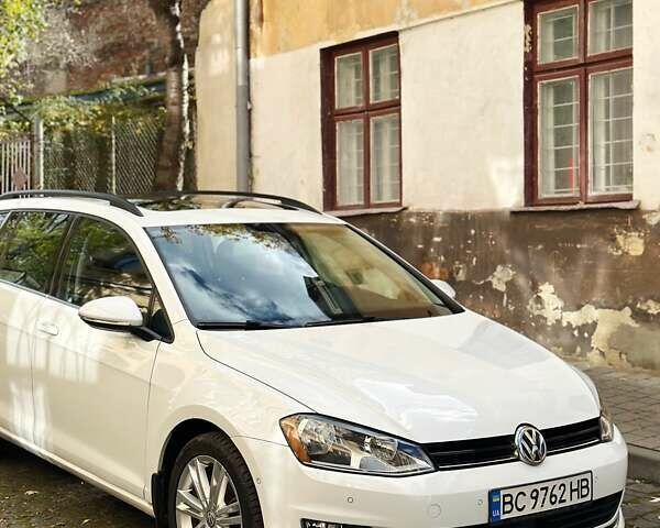 Белый Фольксваген Гольф, объемом двигателя 1.97 л и пробегом 53 тыс. км за 16000 $, фото 1 на Automoto.ua