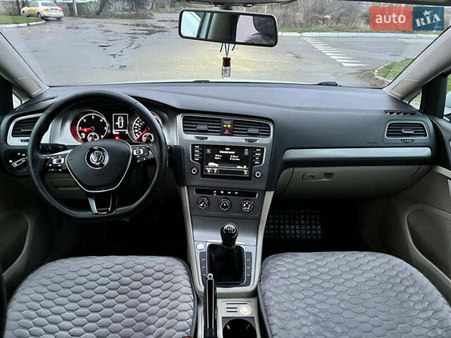 Белый Фольксваген Гольф, объемом двигателя 1.97 л и пробегом 208 тыс. км за 10600 $, фото 44 на Automoto.ua