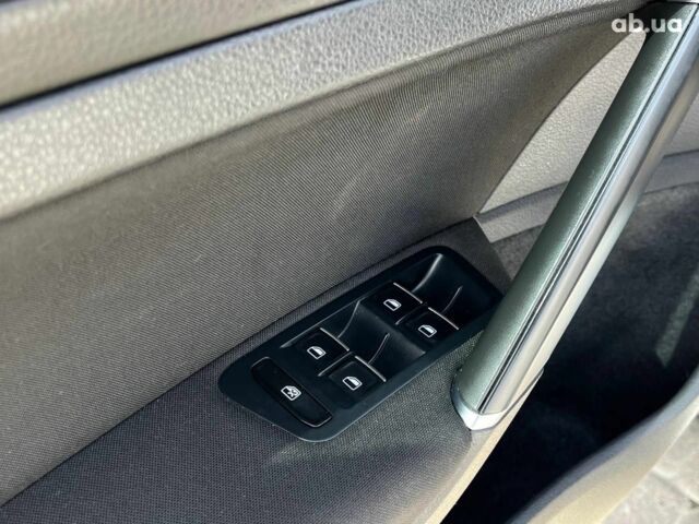 Білий Фольксваген Гольф, об'ємом двигуна 1.6 л та пробігом 268 тис. км за 10590 $, фото 13 на Automoto.ua