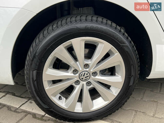 Білий Фольксваген Гольф, об'ємом двигуна 2 л та пробігом 207 тис. км за 13500 $, фото 9 на Automoto.ua