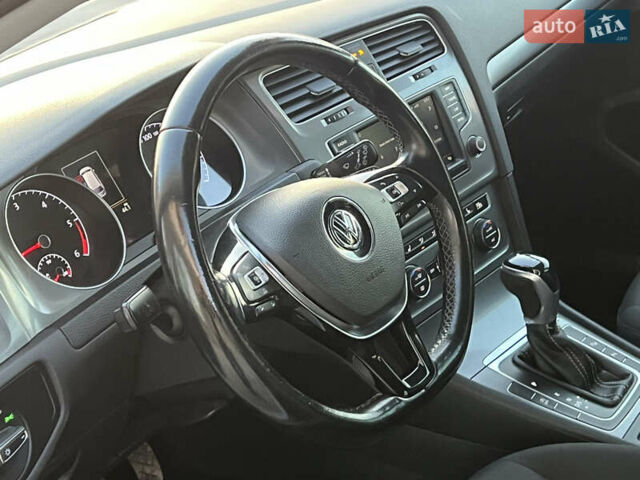 Белый Фольксваген Гольф, объемом двигателя 1.6 л и пробегом 241 тыс. км за 11600 $, фото 51 на Automoto.ua