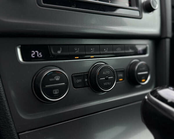 Белый Фольксваген Гольф, объемом двигателя 1.6 л и пробегом 243 тыс. км за 10700 $, фото 30 на Automoto.ua