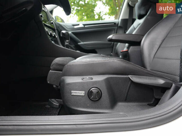 Белый Фольксваген Гольф, объемом двигателя 1.97 л и пробегом 246 тыс. км за 13300 $, фото 8 на Automoto.ua