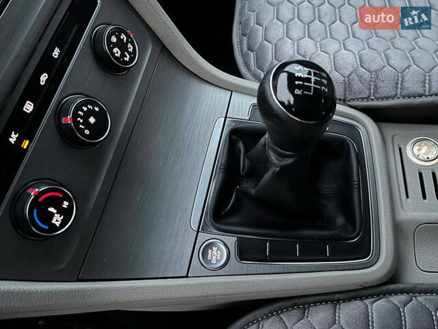 Белый Фольксваген Гольф, объемом двигателя 1.97 л и пробегом 208 тыс. км за 10600 $, фото 35 на Automoto.ua