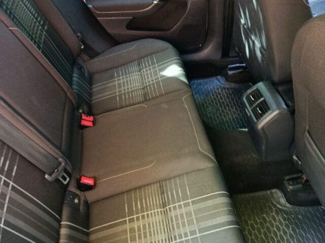 Белый Фольксваген Гольф, объемом двигателя 1.6 л и пробегом 3 тыс. км за 10500 $, фото 7 на Automoto.ua