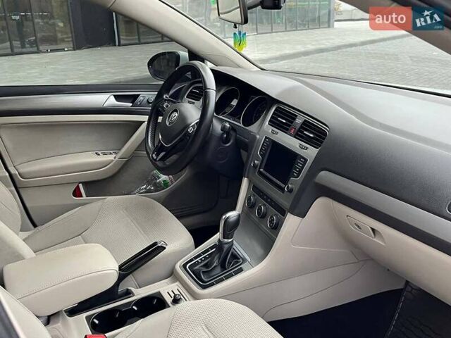 Фольксваген Гольф 2015 в Днепре (Днепропетровске) на Automoto.ua Белый Фольксваген Гольф, объемом двигателя 1.97 л и пробегом 197 тыс. км за 12900 $, фото 7 на Automoto.ua