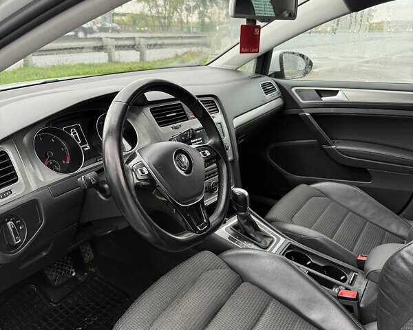 Фольксваген Гольф 2015 в Борисполе на Automoto.ua Белый Фольксваген Гольф, объемом двигателя 1.97 л и пробегом 227 тыс. км за 14100 $, фото 3 на Automoto.ua