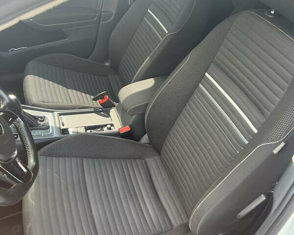 Білий Фольксваген Гольф, об'ємом двигуна 1.6 л та пробігом 235 тис. км за 12900 $, фото 15 на Automoto.ua