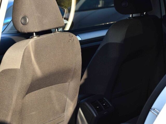 Белый Фольксваген Гольф, объемом двигателя 2 л и пробегом 250 тыс. км за 12450 $, фото 18 на Automoto.ua